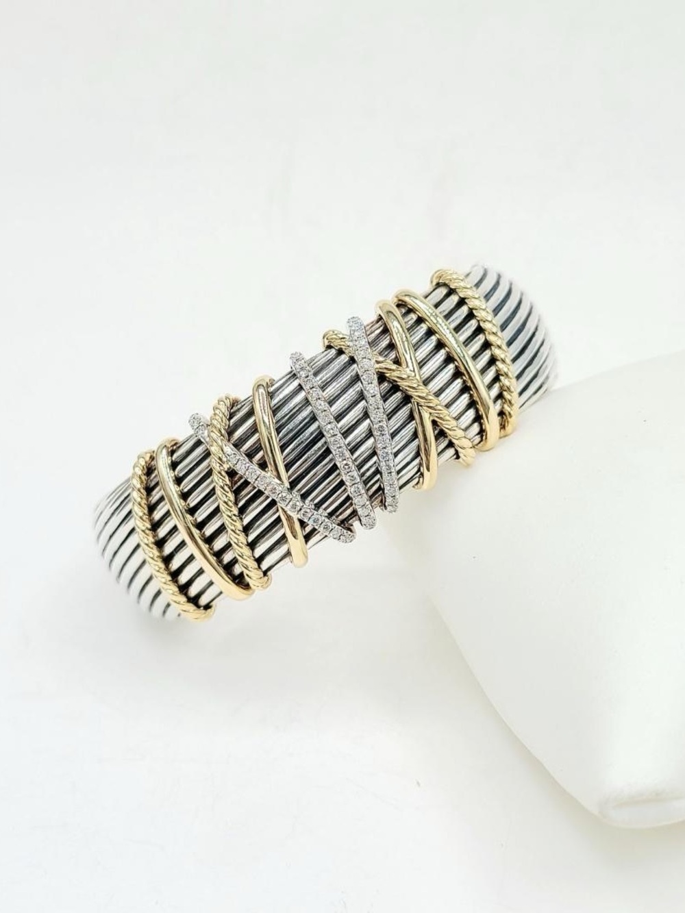 David Yurman Helena Cuff Bracelet With 18k Gold And Pave Diamonds - Picture 2 of 16